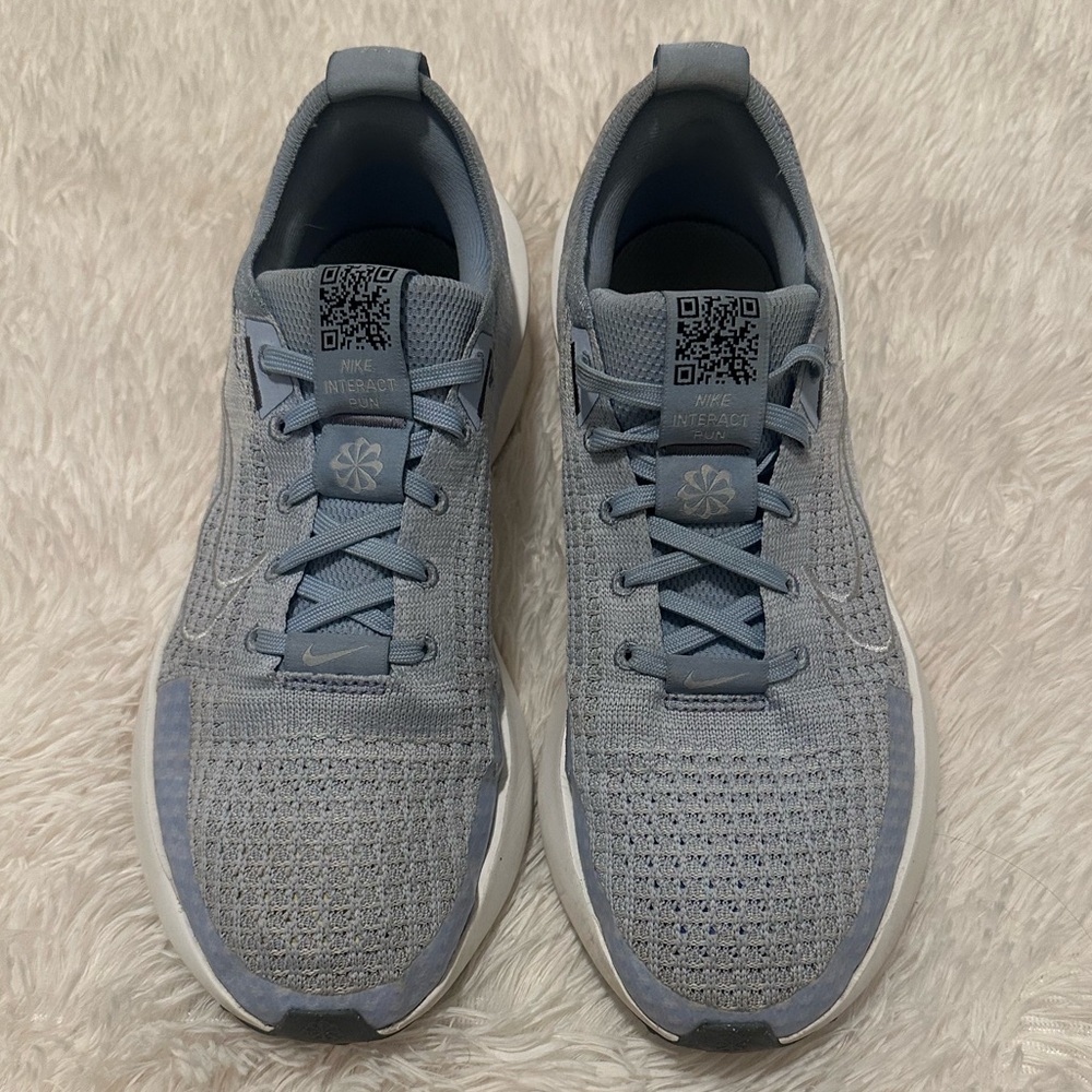 NIKE INTERACT RUN SNEAKERS IN Light Smoke Grey/Psychic Blue/Summit White Size 9